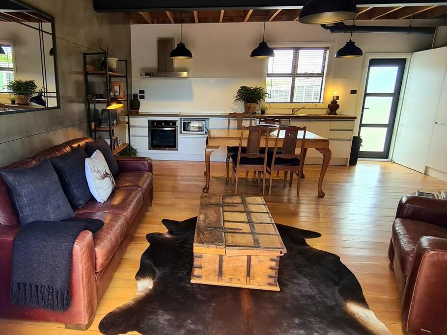 Apartment 3 - Haddin Court - Industrial Glam Blenheim Bagian luar foto